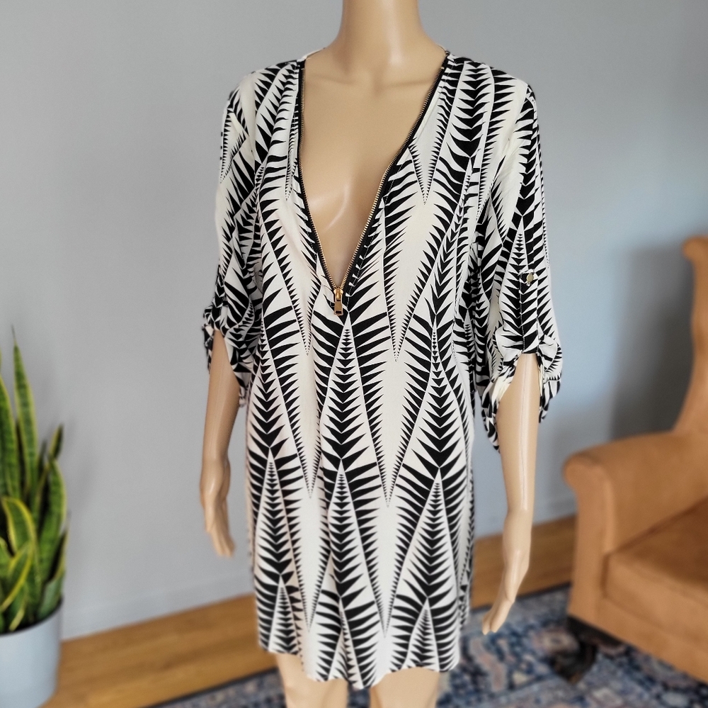 VLD Women's Tunic, Size Medium, Zip Front, Abstract Leaf Pattern, Cream & Black